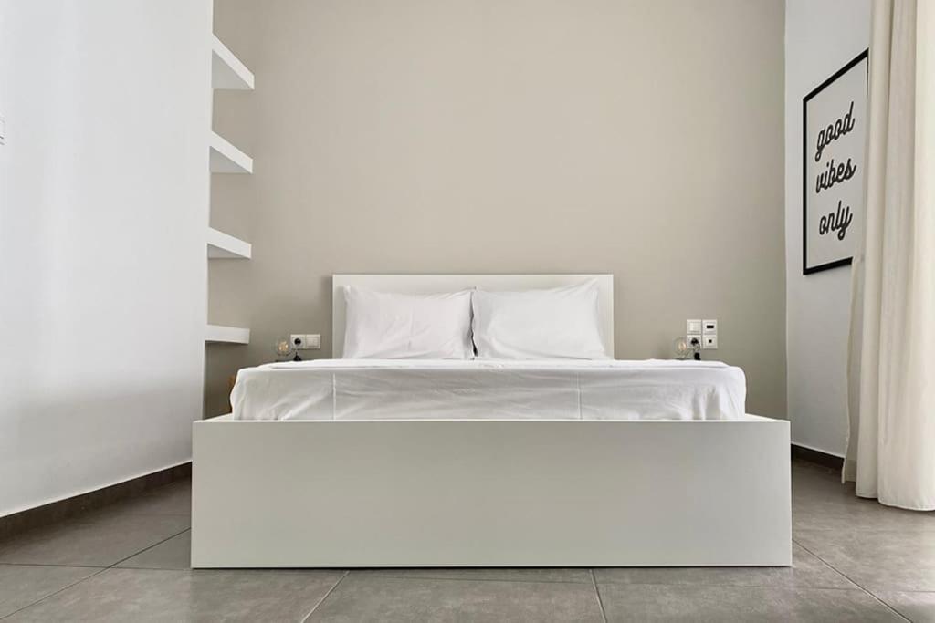 3-Bedroom Central, Spacious And Bright Apartment. Heraklion  Exterior photo