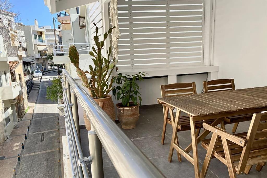 3-Bedroom Central, Spacious And Bright Apartment. Heraklion  Exterior photo