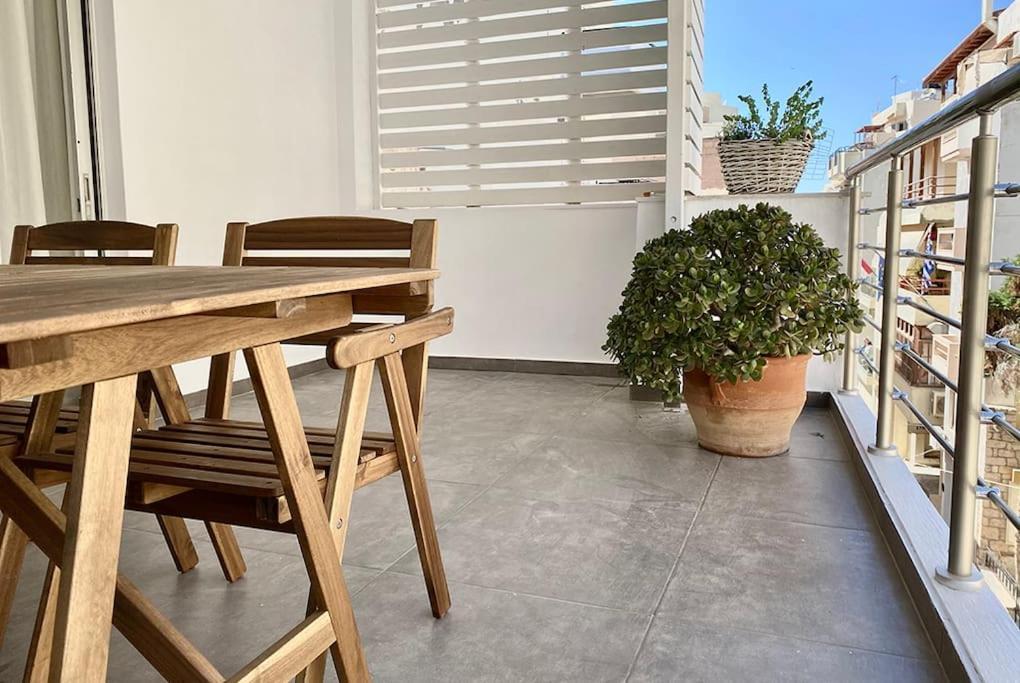 3-Bedroom Central, Spacious And Bright Apartment. Heraklion  Exterior photo